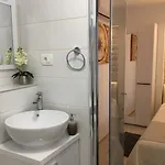 House In City Centre - 3 Bedrooms And 3 Bathrooms *