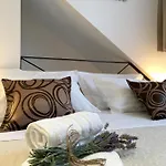 House In City Centre - 3 Bedrooms And 3 Bathrooms בית נופש