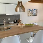 House In City Centre - 3 Bedrooms And 3 Bathrooms *