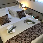 House In City Centre - 3 Bedrooms And 3 Bathrooms *